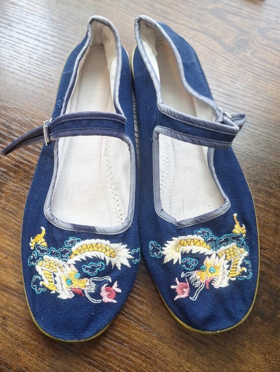 Swan Shoes - Embroidered Navy Dragon Mary Jane Flats Made In China Size 7.5 38